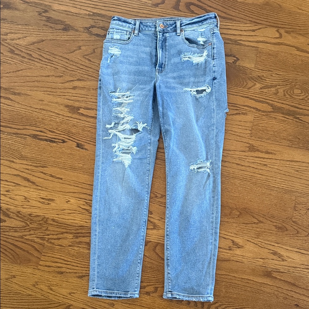 American Eagle Outfitters Light Blue Distressed Mom Jeans